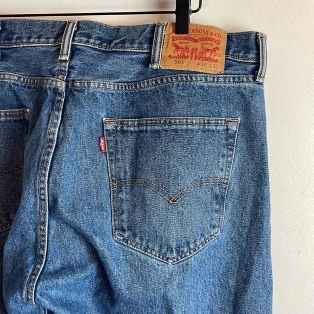 Levi’s 501 Classic Straight Leg Button Fly Jean 38W 30L